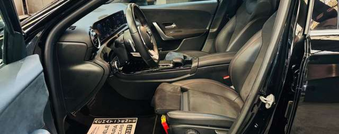 Mercedes-Benz A 180 A 180d AMG Toit Pano Cockpit LED Caméra PDC J.A