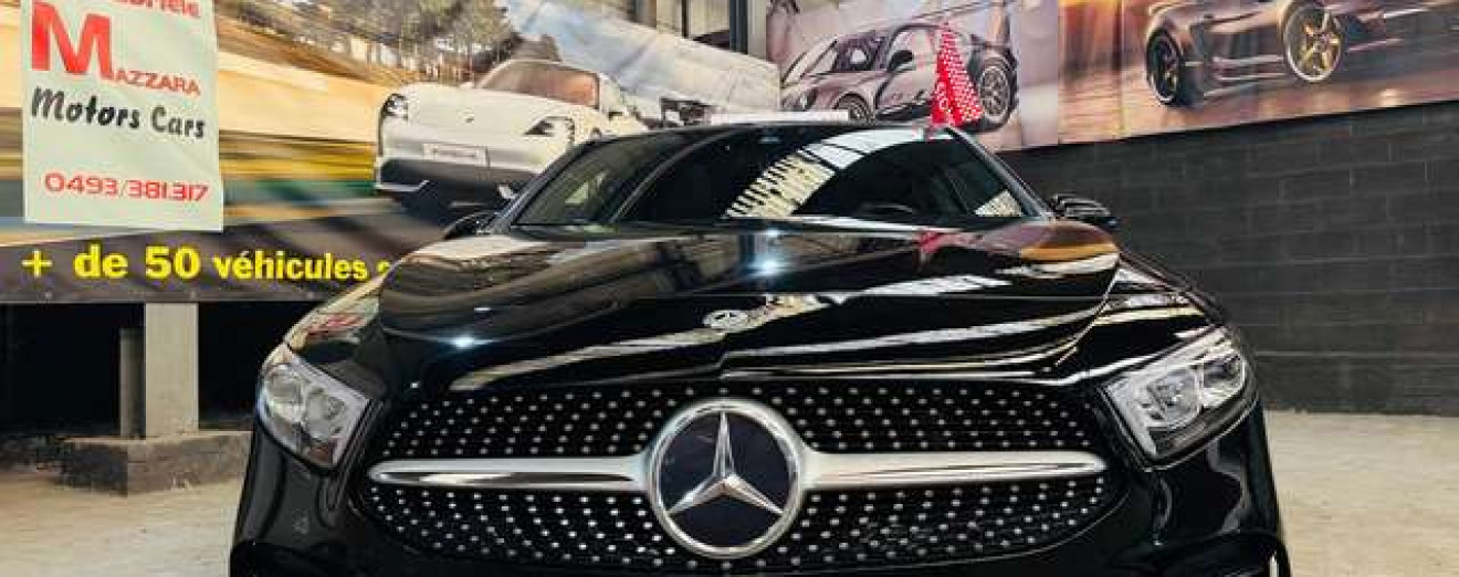 Mercedes-Benz A 180 A 180d AMG Toit Pano Cockpit LED Caméra PDC J.A