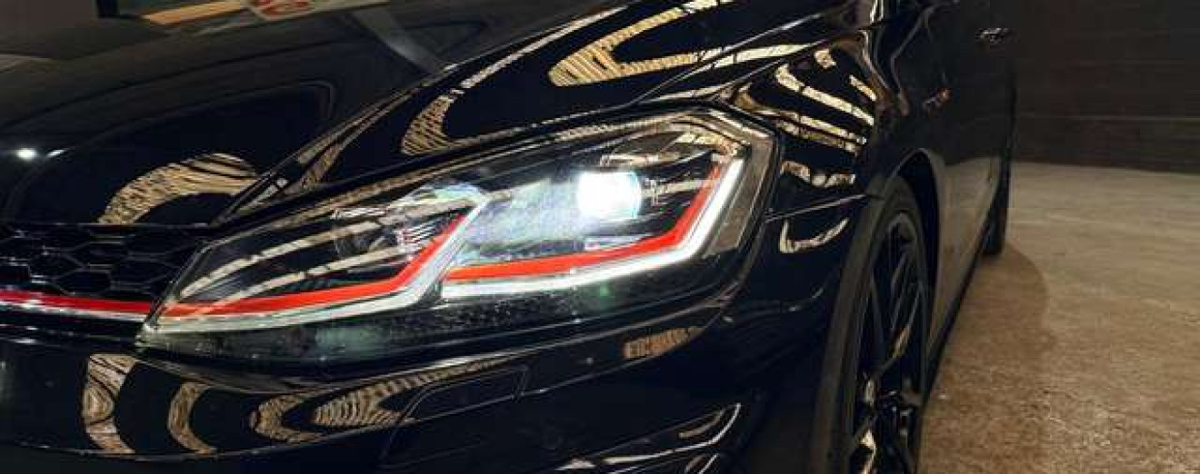 Volkswagen Golf Golf 2.0 TSI FaceLift GTI DSG Toit Pano Caméra Cockpit GPS Maxton Design