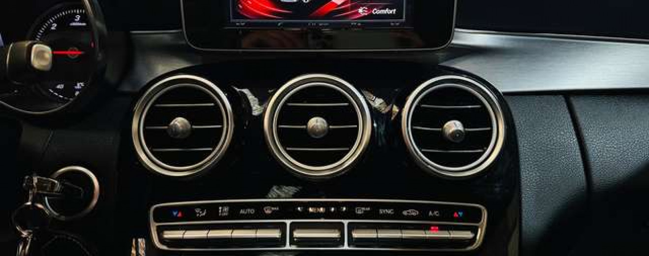 Mercedes-Benz C 200 C 200D Pack AMG Automatique LED Toit Pano GPS Cuir 18