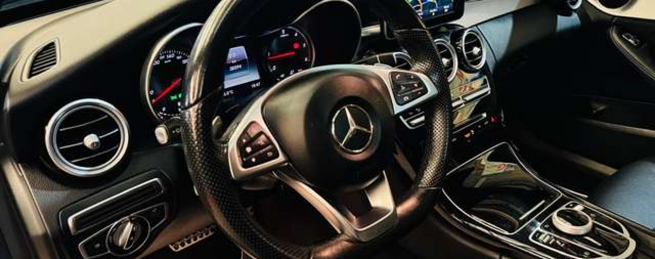 Mercedes-Benz C 200 C 200D Pack AMG Automatique LED Toit Pano GPS Cuir 18