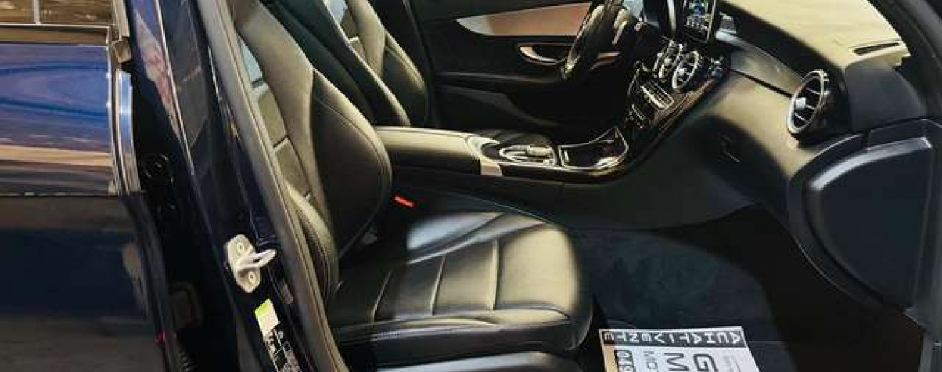 Mercedes-Benz C 200 C 200D Pack AMG Automatique LED Toit Pano GPS Cuir 18