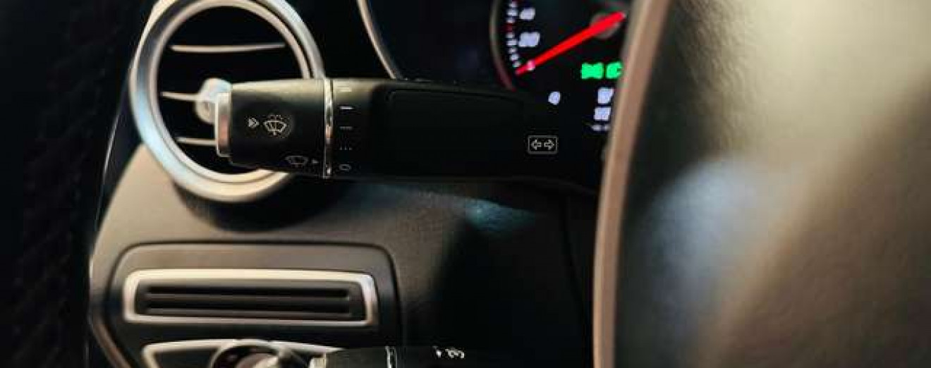 Mercedes-Benz C 200 C 200D Pack AMG Automatique LED Toit Pano GPS Cuir 18
