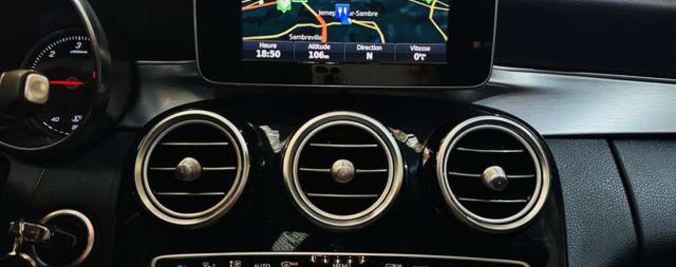 Mercedes-Benz C 200 C 200D Pack AMG Automatique LED Toit Pano GPS Cuir 18