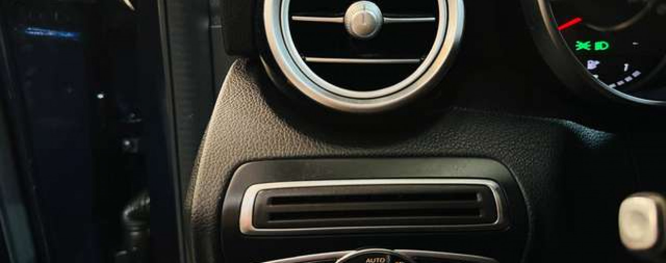 Mercedes-Benz C 200 C 200D Pack AMG Automatique LED Toit Pano GPS Cuir 18