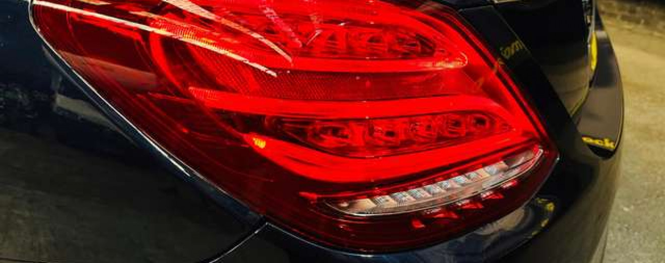 Mercedes-Benz C 200 C 200D Pack AMG Automatique LED Toit Pano GPS Cuir 18