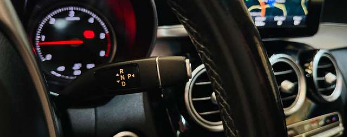 Mercedes-Benz C 200 C 200D Pack AMG Automatique LED Toit Pano GPS Cuir 18
