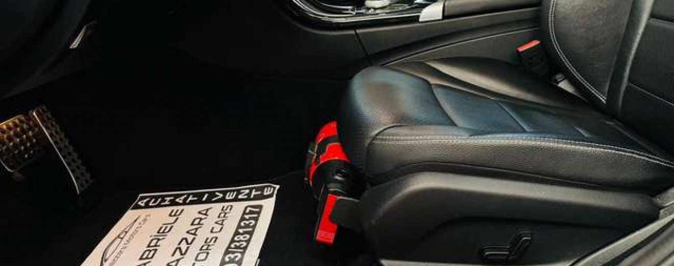 Mercedes-Benz C 200 C 200D Pack AMG Automatique LED Toit Pano GPS Cuir 18