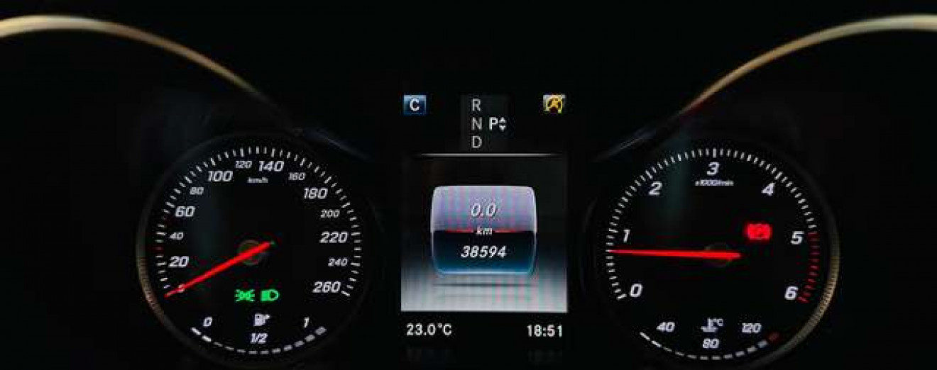 Mercedes-Benz C 200 C 200D Pack AMG Automatique LED Toit Pano GPS Cuir 18