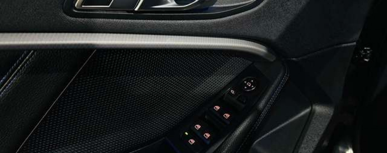 BMW 218 Gran Coupé- MTech-Cockpit-Camera-Gros sieges