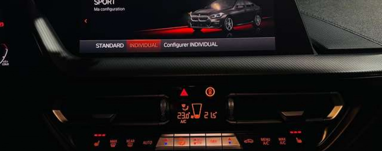 BMW 218 Gran Coupé- MTech-Cockpit-Camera-Gros sieges