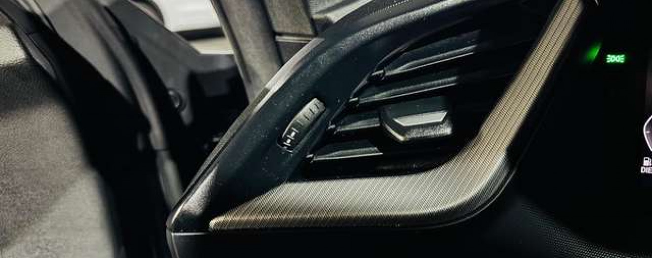 BMW 218 Gran Coupé- MTech-Cockpit-Camera-Gros sieges