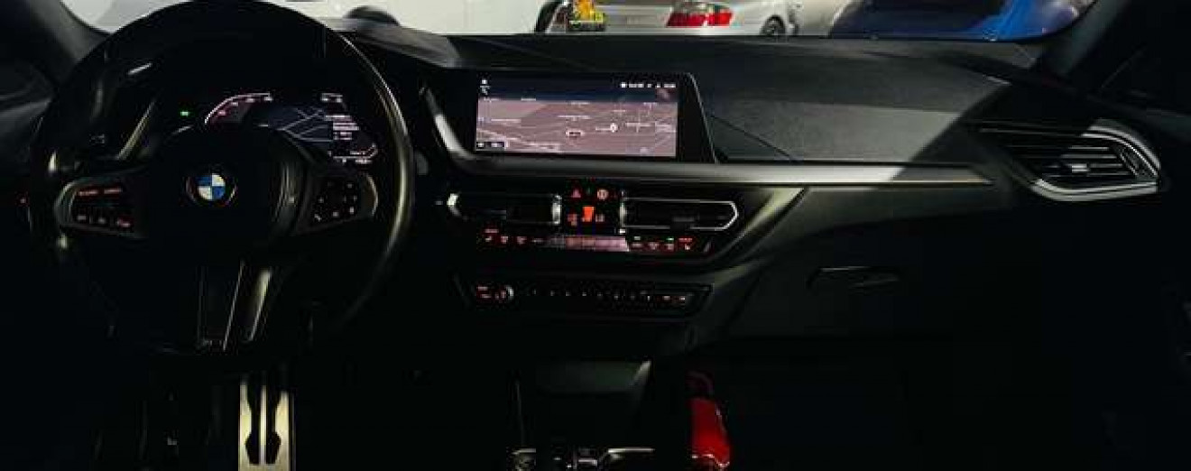 BMW 218 Gran Coupé- MTech-Cockpit-Camera-Gros sieges
