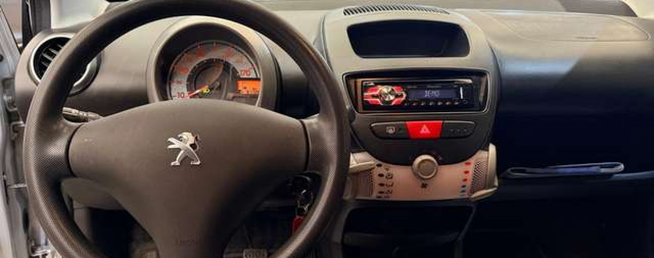 Peugeot 107 107 1.0i Radio D.A Airbag