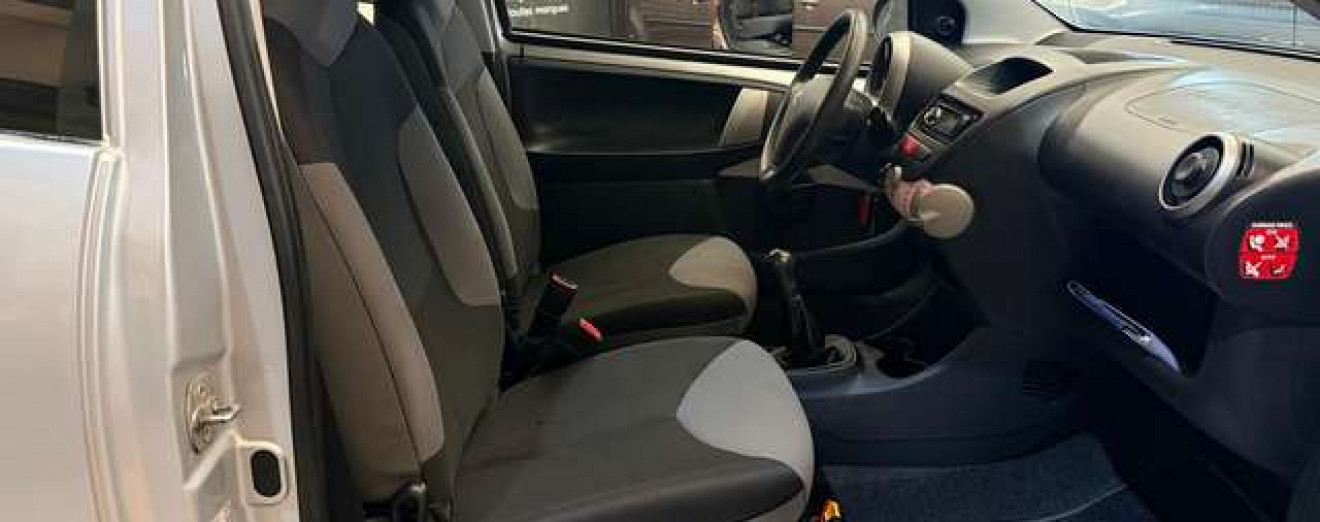 Peugeot 107 107 1.0i Radio D.A Airbag