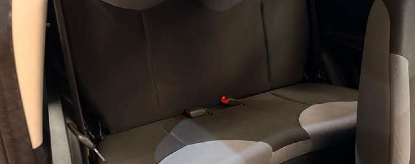 Peugeot 107 107 1.0i Radio D.A Airbag