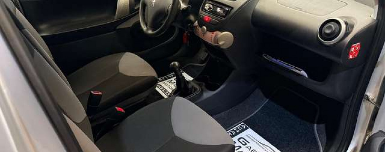 Peugeot 107 107 1.0i Radio D.A Airbag