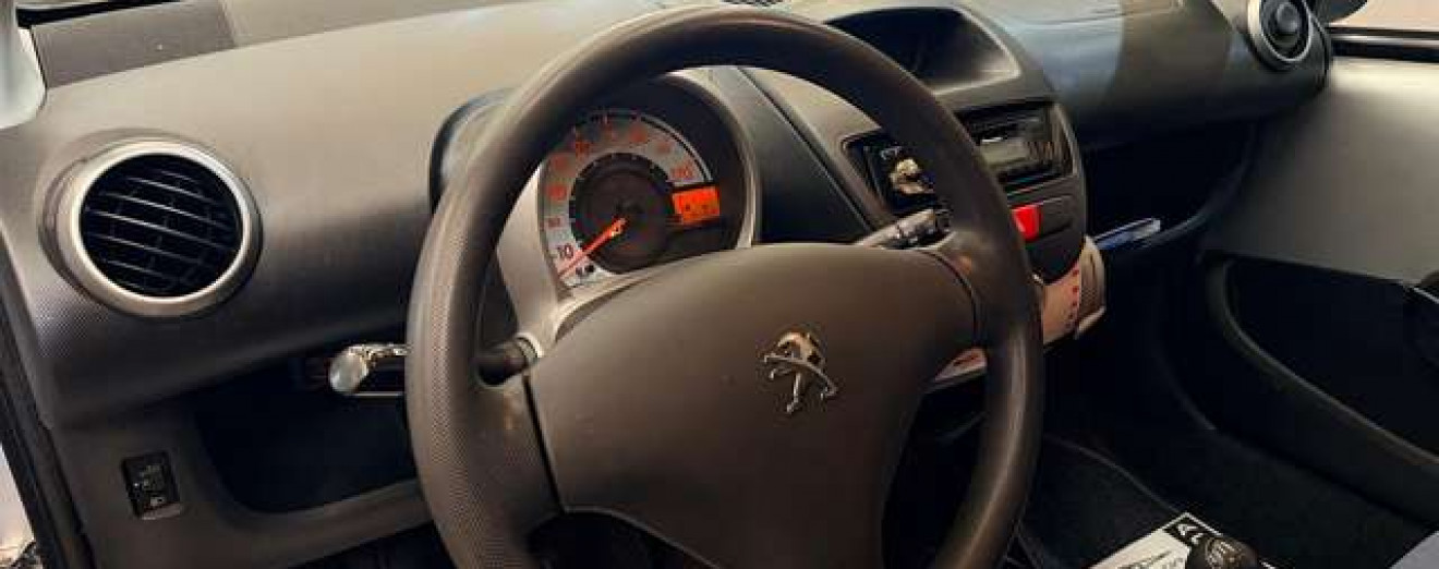 Peugeot 107 107 1.0i Radio D.A Airbag
