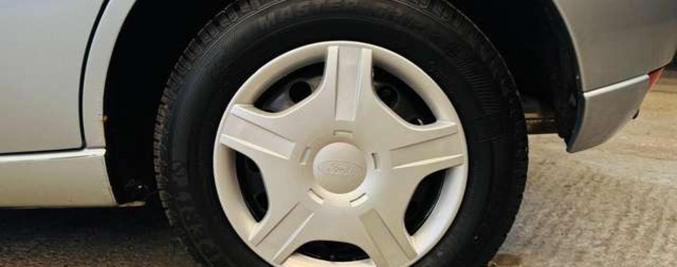 Ford Focus 1.4i SE 16v - Airco - GARANTIE