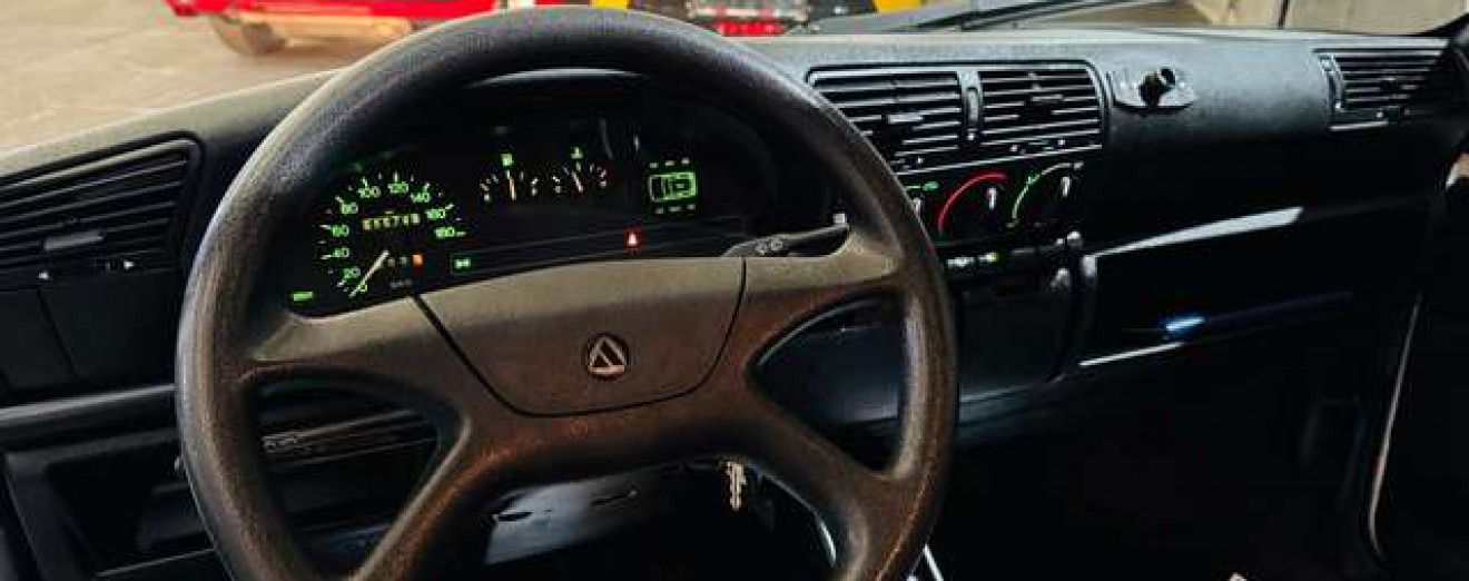 Lancia Y 10 junior 1 pro 86500 km carnet Ancetre !!!