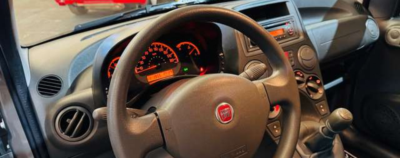 Fiat Panda 1.1i Actual 1 pro 24000 km carnet garantie 12m