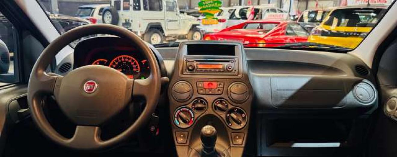 Fiat Panda 1.1i Actual 1 pro 24000 km carnet garantie 12m