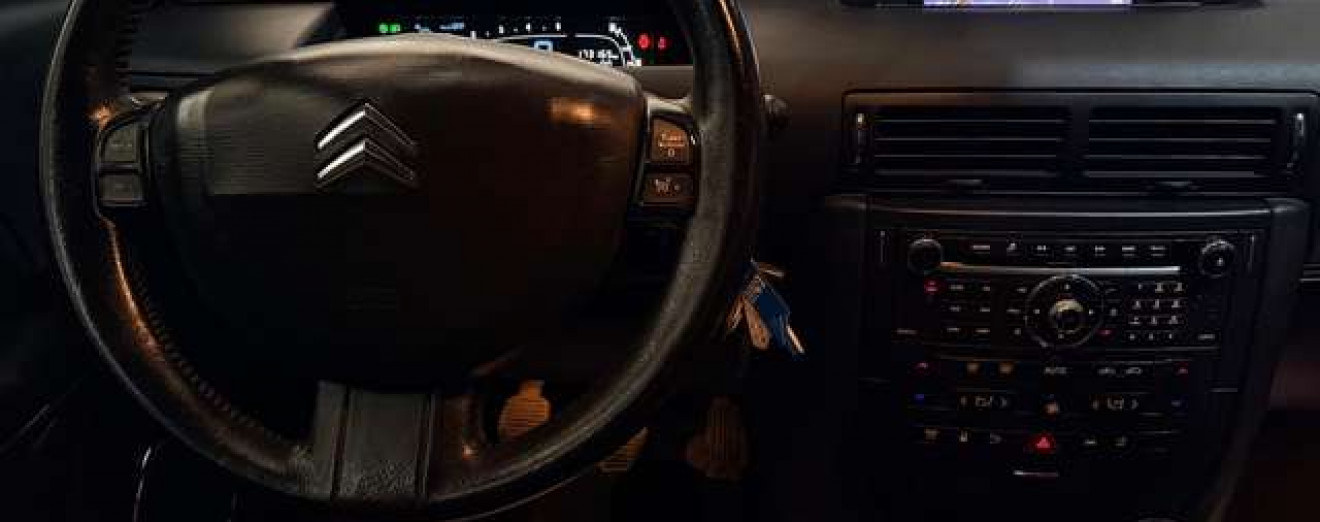 Citroen C6 C6 2.2 HDi Exclusive GPS Cuir Suspension pneumatique  J.A Airco