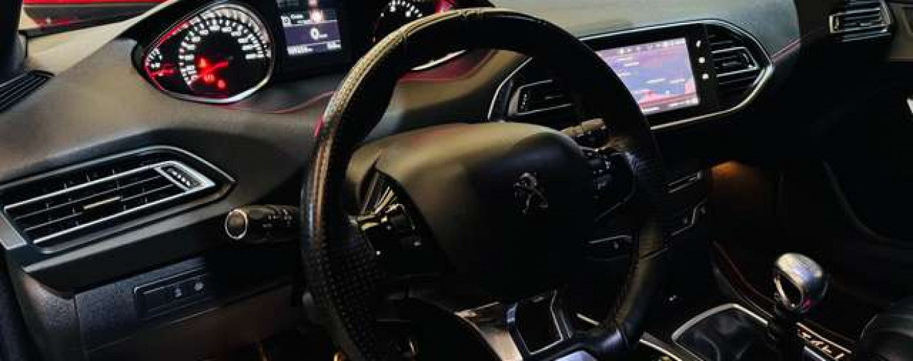 Peugeot 308 1.5 BlueHDi GT Line / Navi / Caméra / Cuir