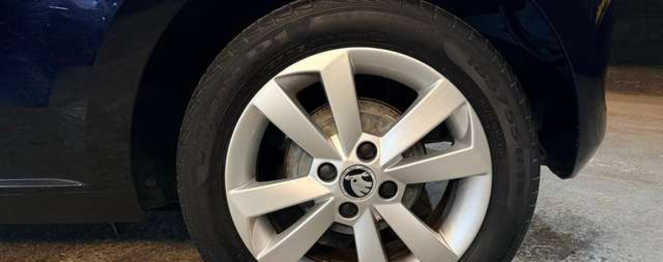 Skoda Citigo Citigo 1.0i GPS Airco Toit panoramique Sièges chauffants J.A