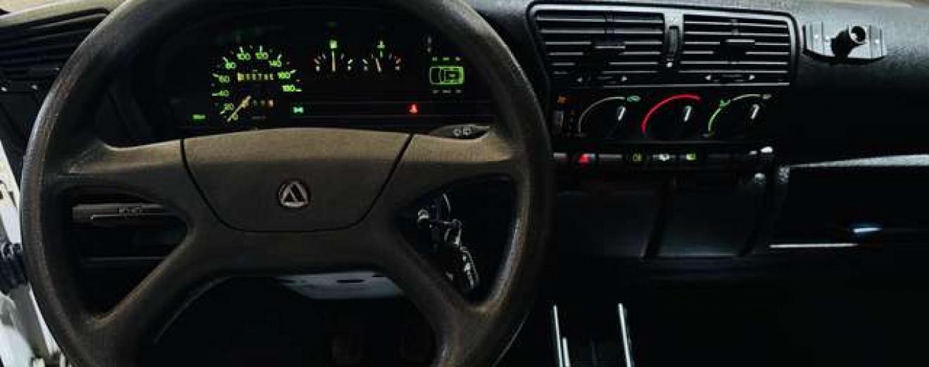 Lancia Y 10 junior 1 pro 86500 km carnet Ancetre !!!