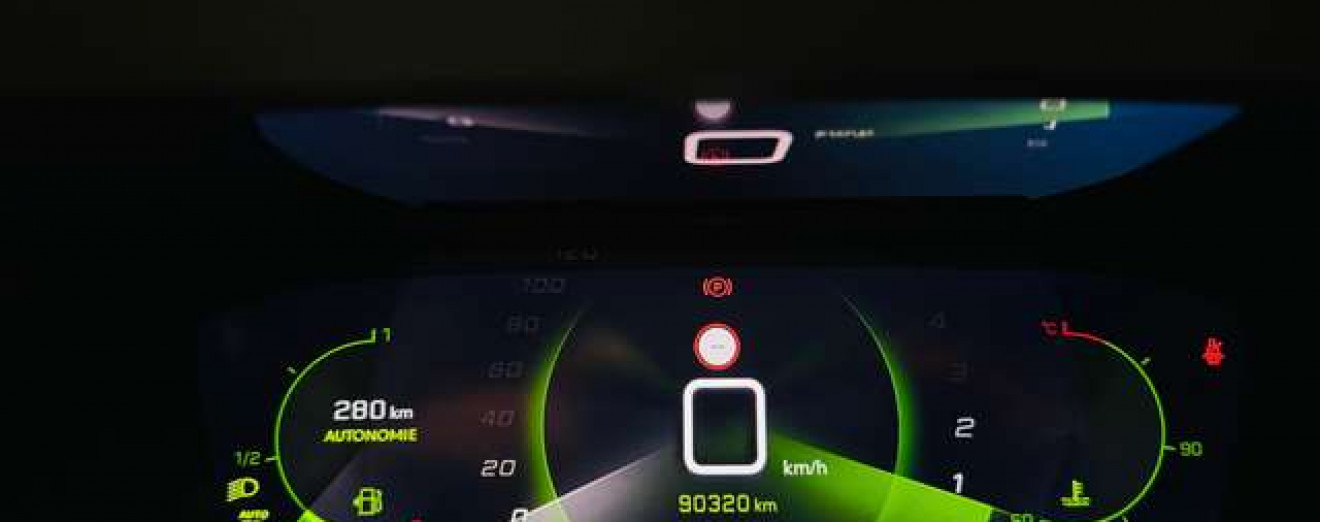 Peugeot 208 1.5 BlueHDi / GT Pack / Navi / Clim / Garantie 12M