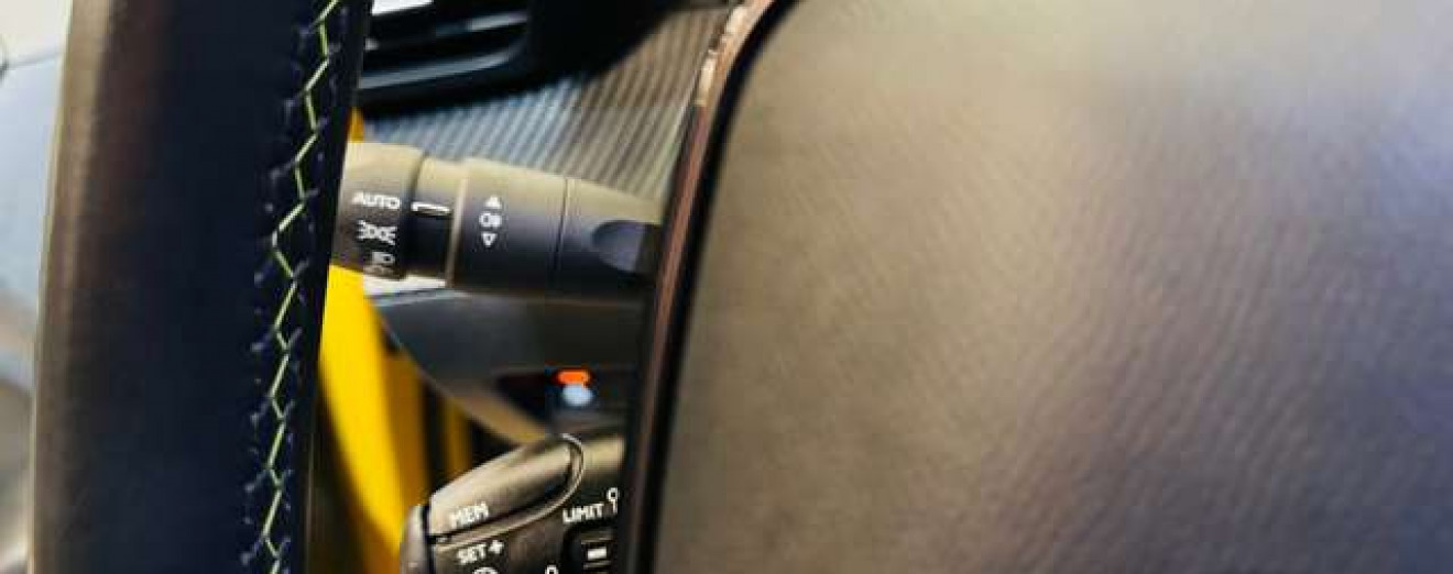 Peugeot 208 1.5 BlueHDi / GT Pack / Navi / Clim / Garantie 12M