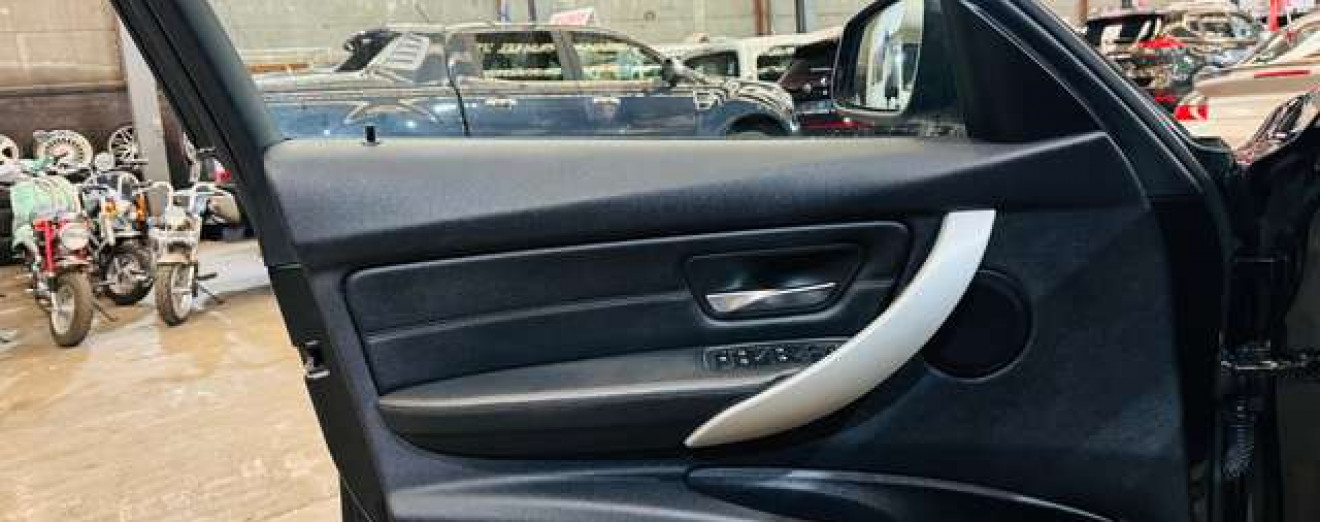 BMW 320 320DA X-Drive Cuir J.A Airco Sièges chauffants