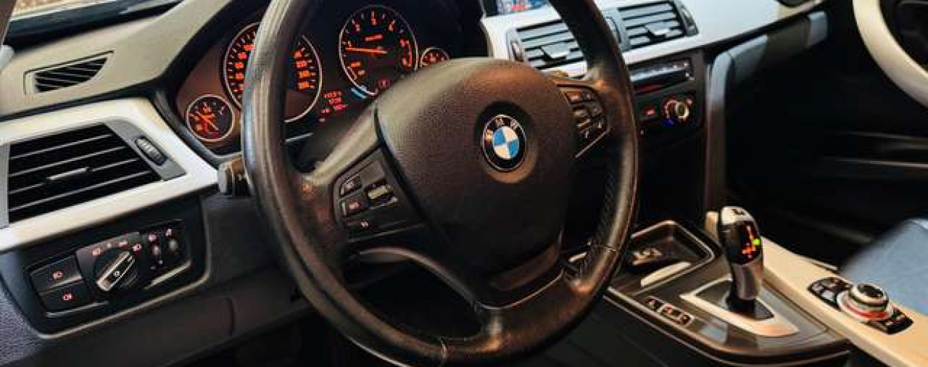 BMW 320 320DA X-Drive Cuir J.A Airco Sièges chauffants