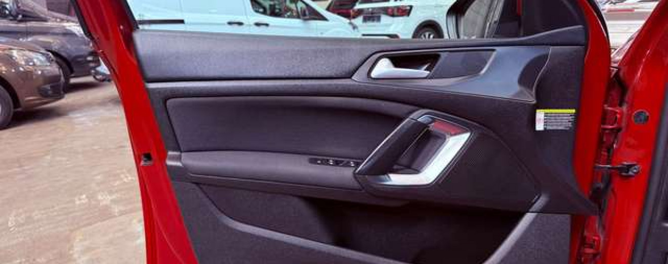 Peugeot 308 308 SW 1.2 PureTech Allure GPS Xénon Caméra Toit Pano CarPlay Att remorque