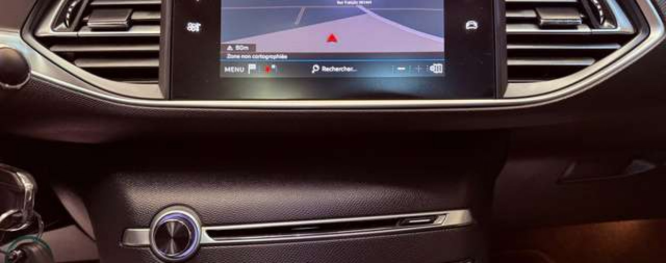 Peugeot 308 308 SW 1.2 PureTech Allure GPS Xénon Caméra Toit Pano CarPlay Att remorque
