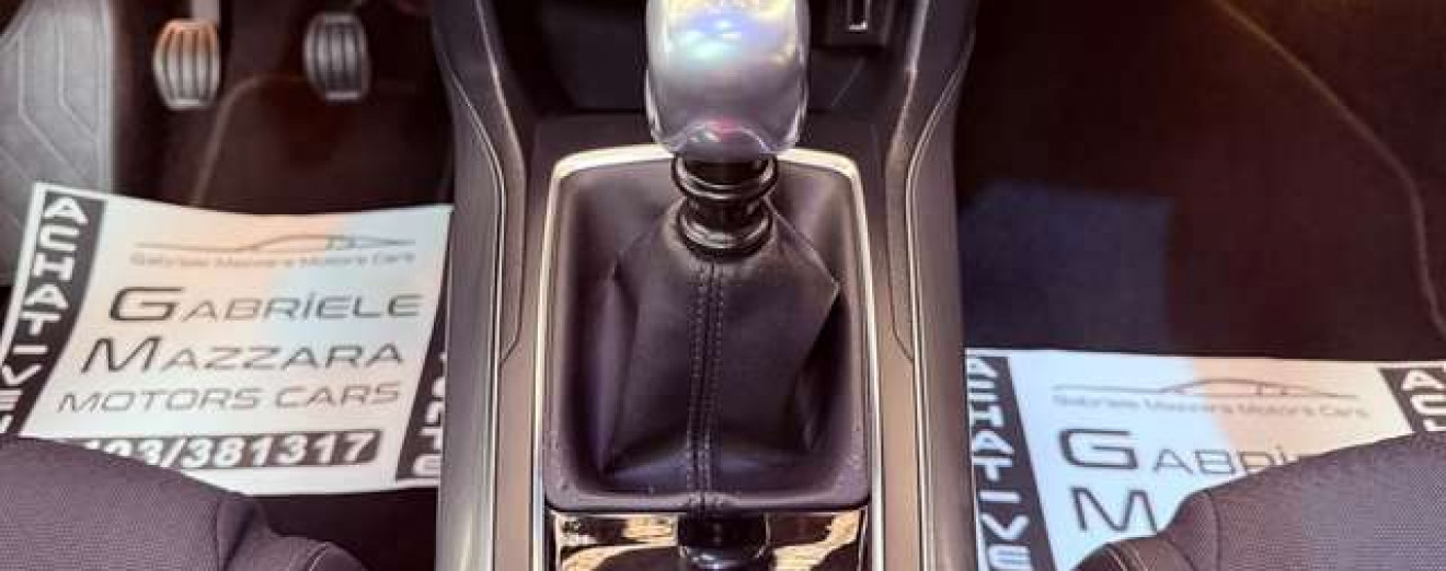 Peugeot 308 308 SW 1.2 PureTech Allure GPS Xénon Caméra Toit Pano CarPlay Att remorque