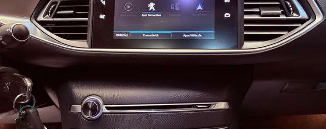 Peugeot 308 308 SW 1.2 PureTech Allure GPS Xénon Caméra Toit Pano CarPlay Att remorque