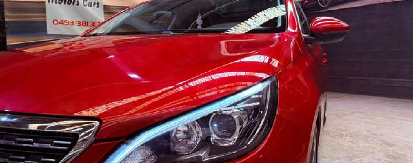 Peugeot 308 308 SW 1.2 PureTech Allure GPS Xénon Caméra Toit Pano CarPlay Att remorque