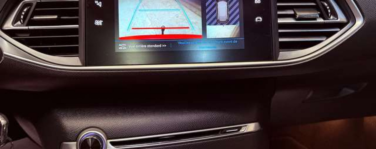 Peugeot 308 308 SW 1.2 PureTech Allure GPS Xénon Caméra Toit Pano CarPlay Att remorque