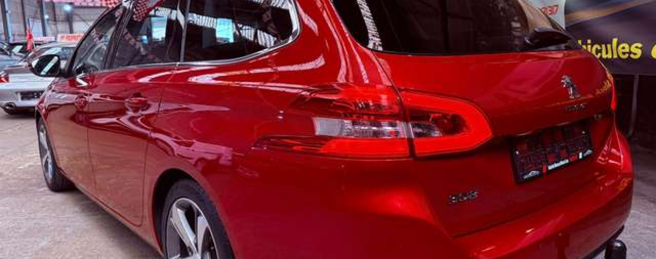 Peugeot 308 308 SW 1.2 PureTech Allure GPS Xénon Caméra Toit Pano CarPlay Att remorque