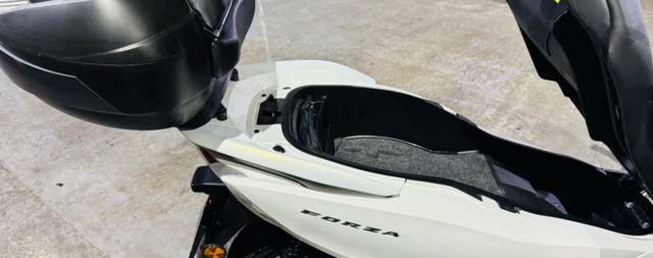 Honda Forza 300 300cc 7250km !!!