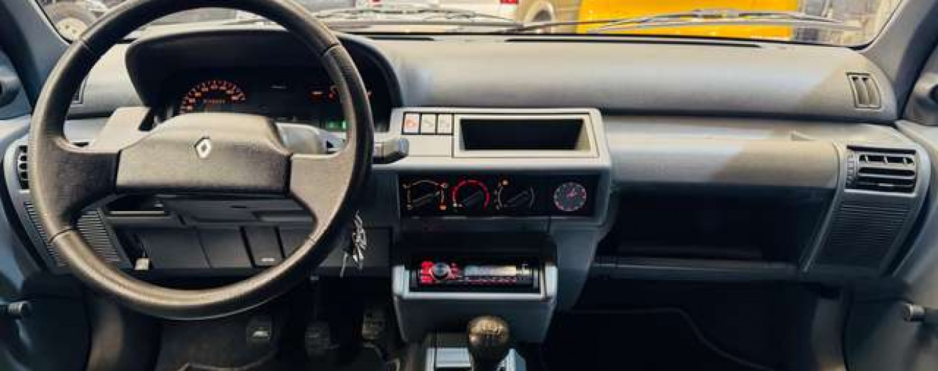 Renault Clio 1.1i essence Ancêtre ct ok vierge