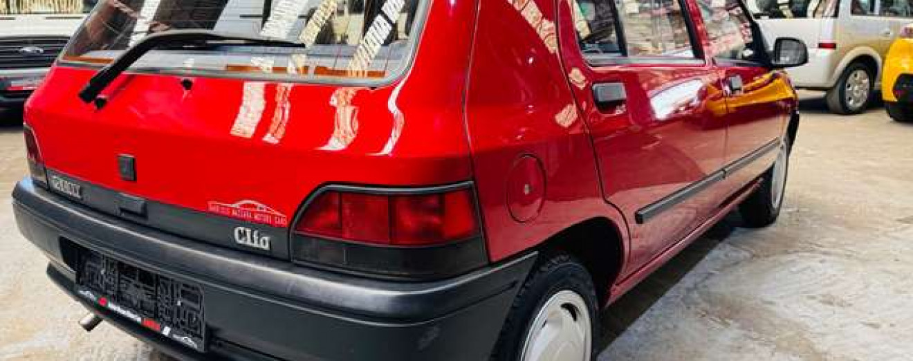 Renault Clio 1.1i essence Ancêtre ct ok vierge