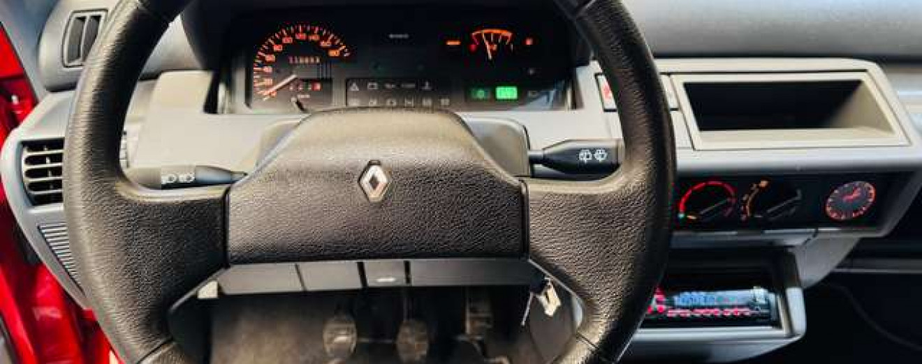 Renault Clio 1.1i essence Ancêtre ct ok vierge