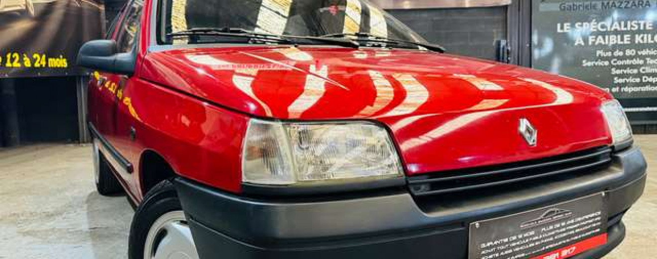 Renault Clio 1.1i essence Ancêtre ct ok vierge