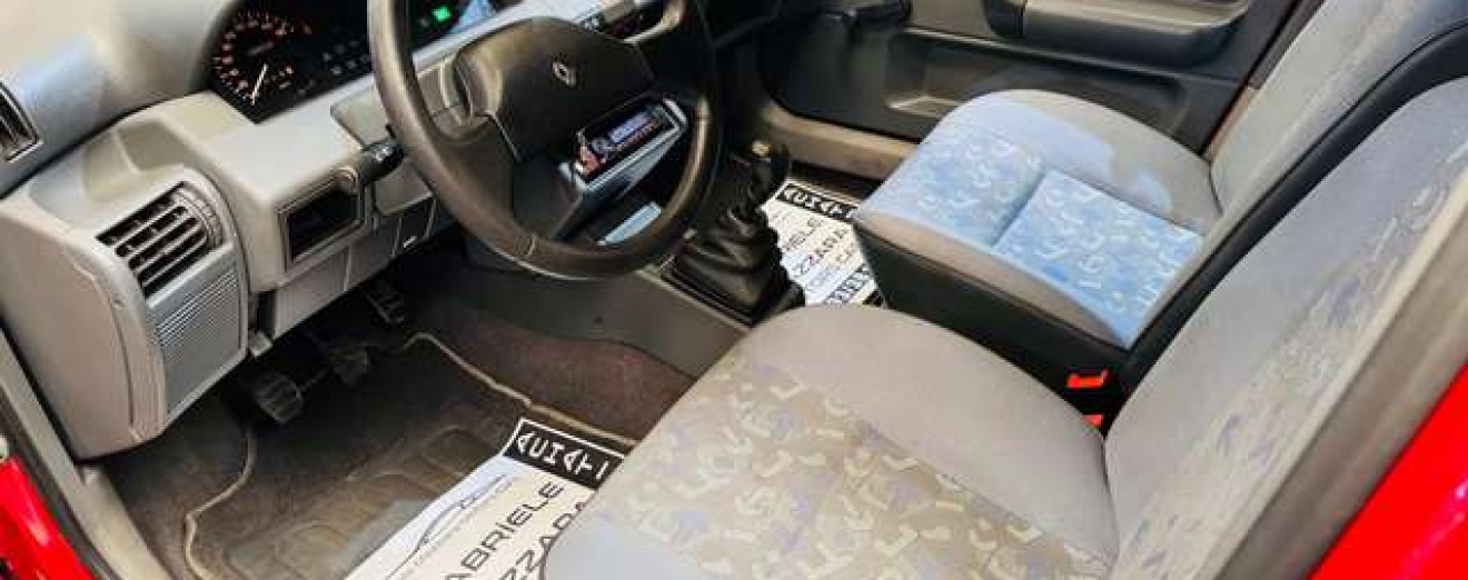 Renault Clio 1.1i essence Ancêtre ct ok vierge