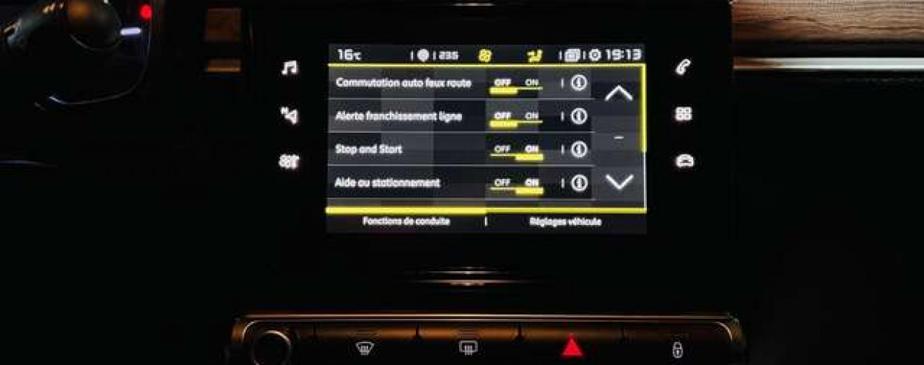 Citroen C3 C3 1.2 PureTech ShineEdition - CarPlay - Camera