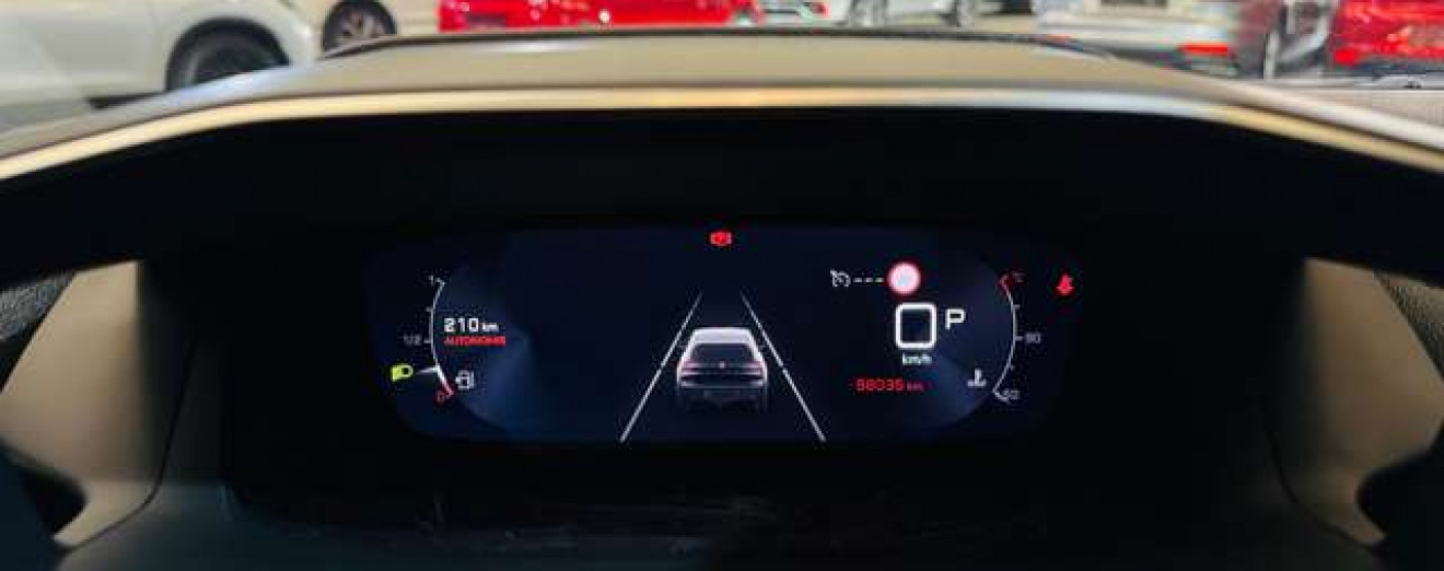 Peugeot 2008 1.5 BlueHDi Allure S / Cuir / Cockpit / Navigation