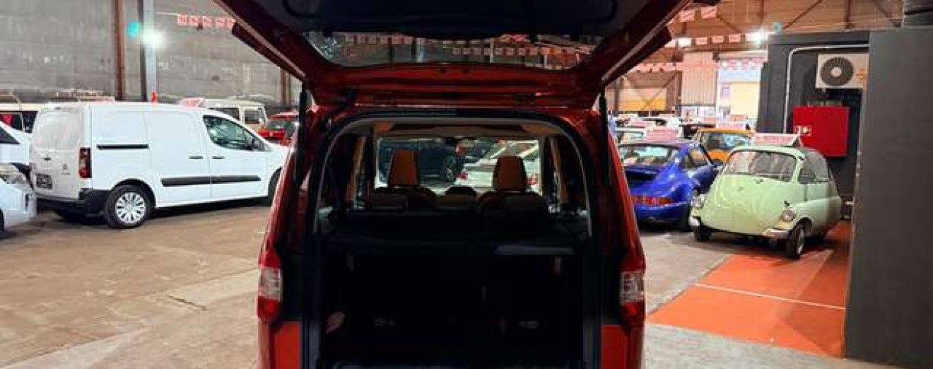Ford Tourneo Courier 1.5 TDCi 5Places Airco Sieges chauffants Bluetooth